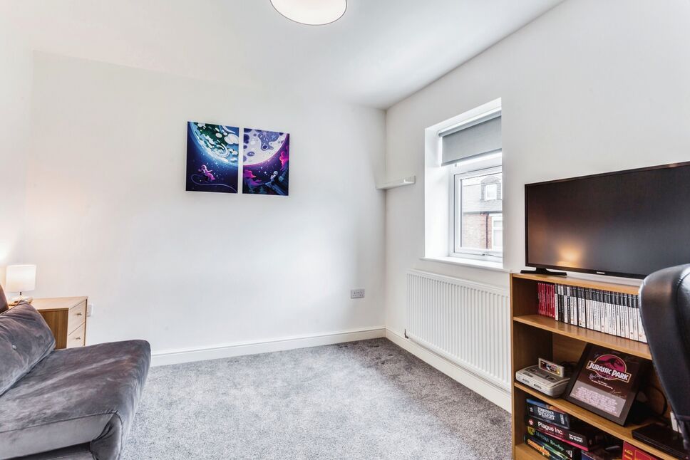 2 bedroom End Terrace House for sale, Elizabeth Court, Wakefield, WF2