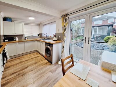 Kingsley Avenue, 3 bedroom Semi Detached House for sale, £230,000