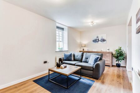 Tuke Grove, 2 bedroom  Flat for sale, £130,000