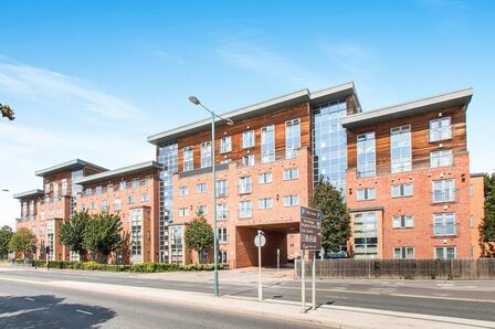 Ings Road, 2 bedroom Flat to rent, &pound;850 pcm