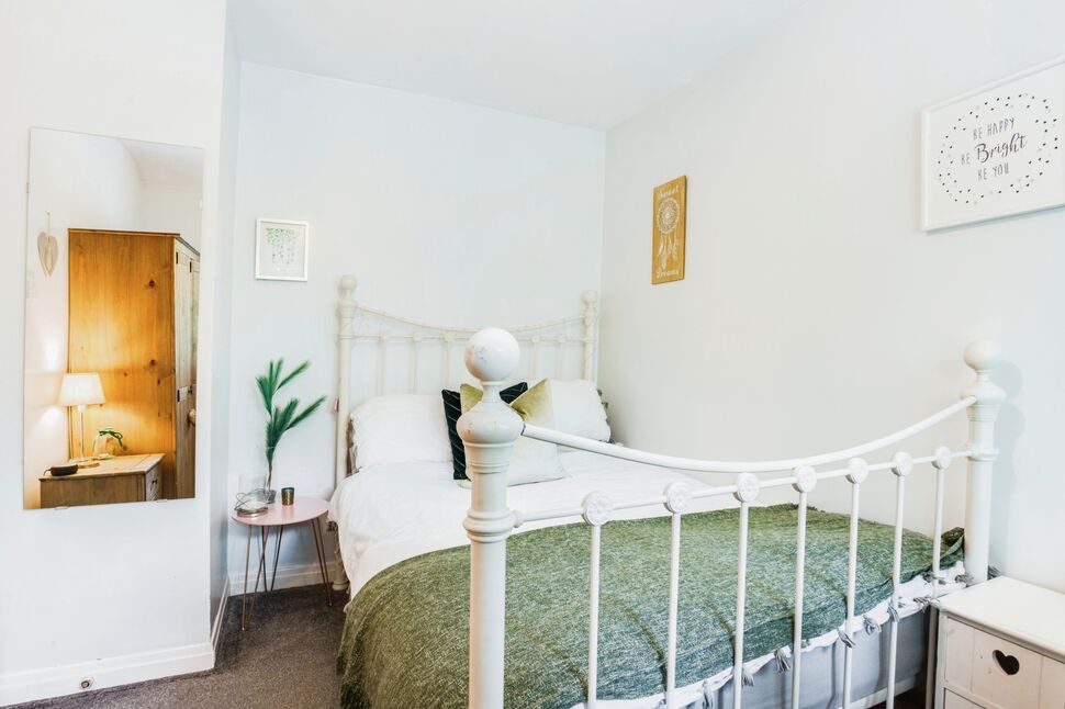 3 bedroom Semi Detached House for sale, Hall Park Avenue, Crofton, WF4