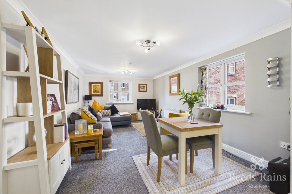 Main image of 2 bedroom Flat for sale, St. Andrews Close, Wakefield, West Yorkshire, WF1