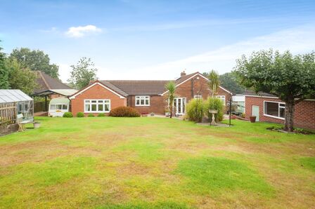 West Lane, 4 bedroom Detached Bungalow for sale, &pound;550,000