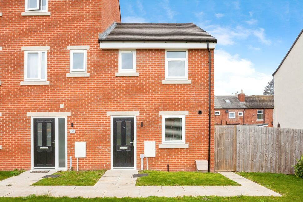 Main image of 2 bedroom End Terrace House to rent, Elizabeth Court, Wakefield, West Yorkshire, WF2
