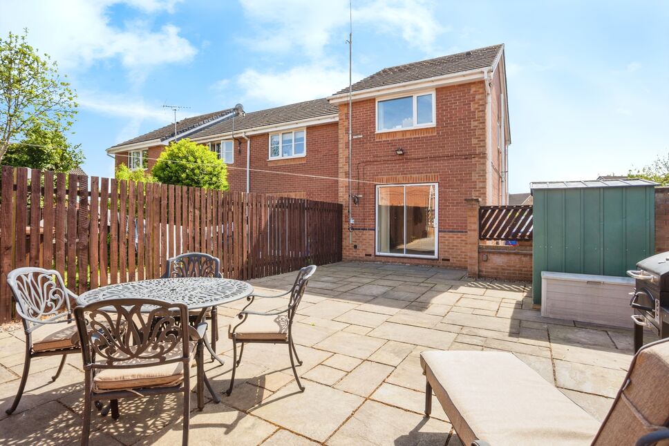 2 bedroom End Terrace House for sale