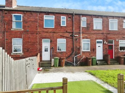 2 bedroom Mid Terrace House for sale