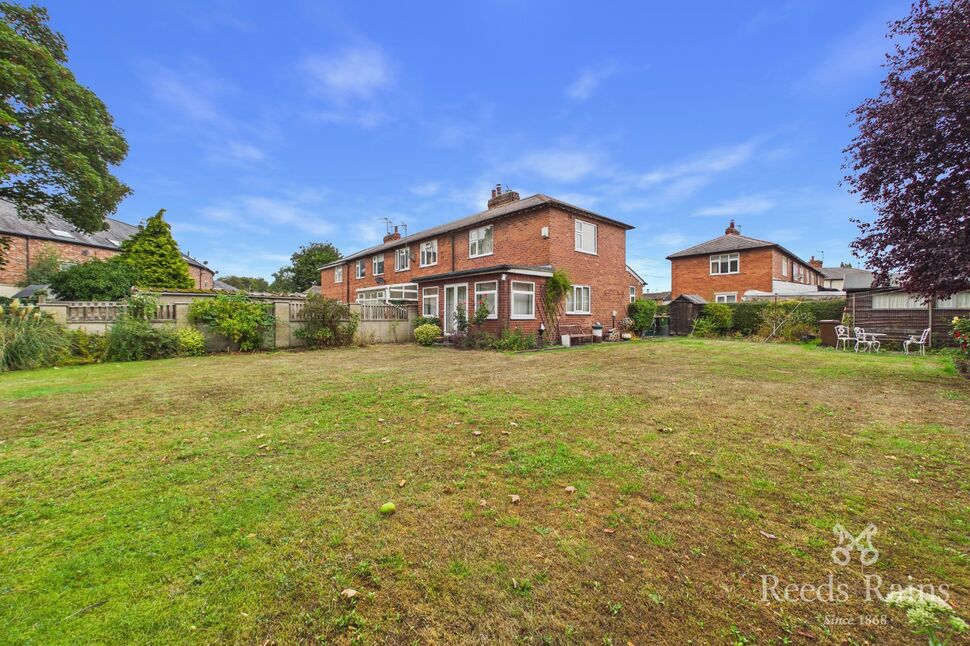 Main image of 2 bedroom End Terrace House for sale, Willow Drive, Wakefield, West Yorkshire, WF1