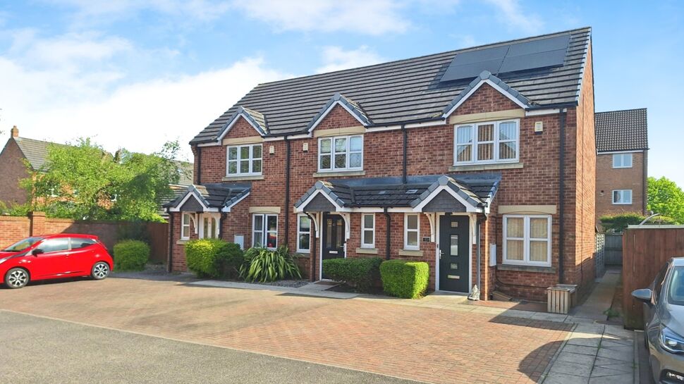 2 bedroom Mid Terrace House for sale