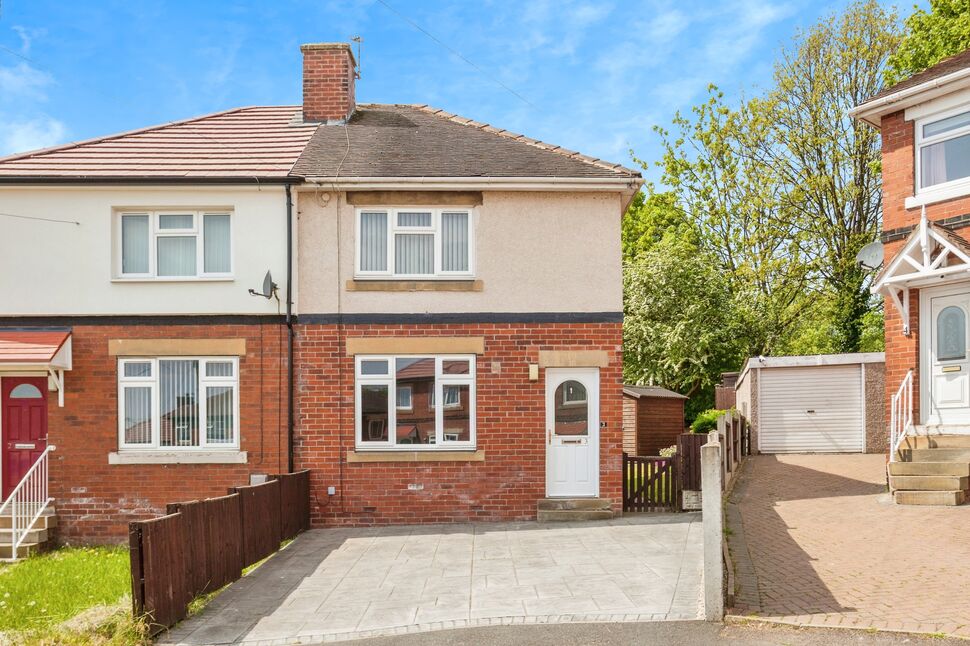 Main image of 2 bedroom Semi Detached House for sale, Kingswell Avenue, Wakefield, West Yorkshire, WF1