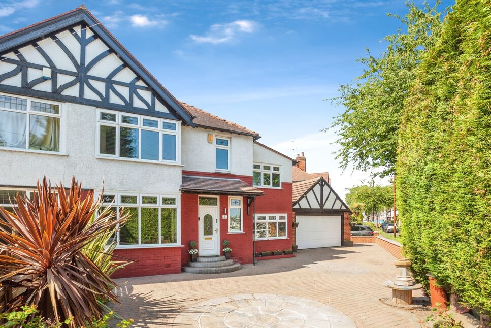 Main image of 4 bedroom Semi Detached House for sale, Ashleigh Avenue, Wakefield, West Yorkshire, WF2