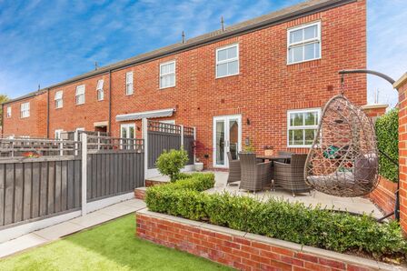 3 bedroom End Terrace House for sale