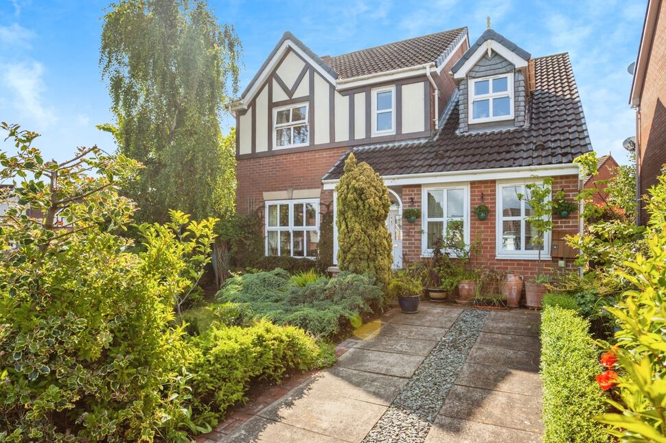 4 bedroom Detached House for sale