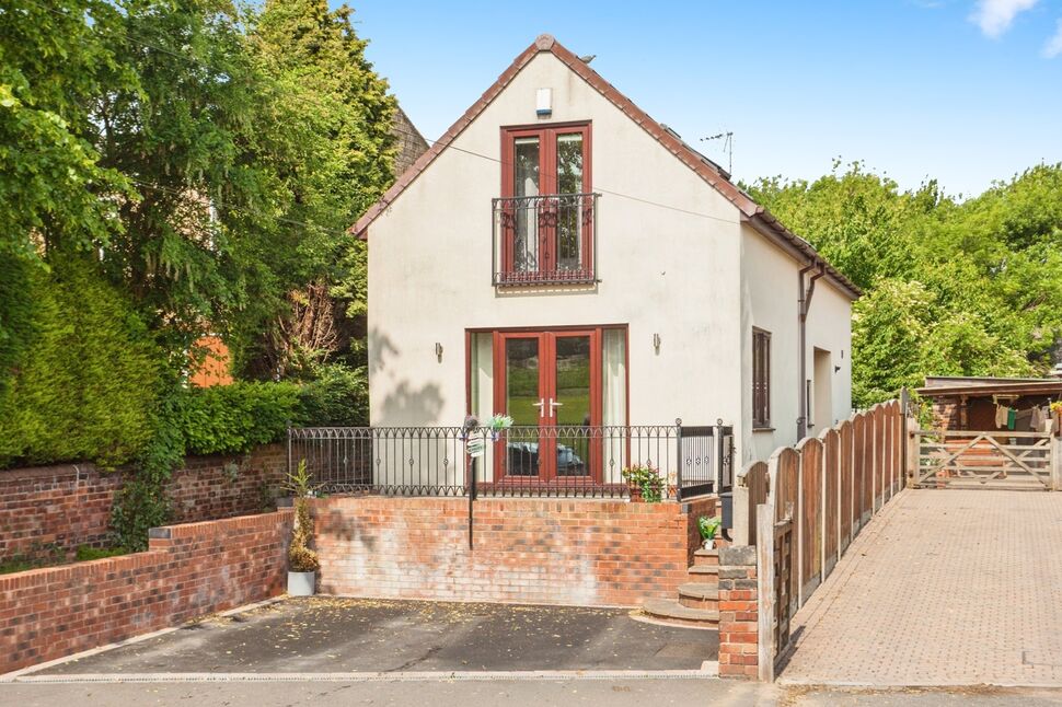 2 bedroom Detached House for sale