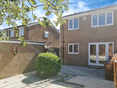 Southdale Gardens, 3 bedroom Semi Detached House to rent, £1,200 pcm