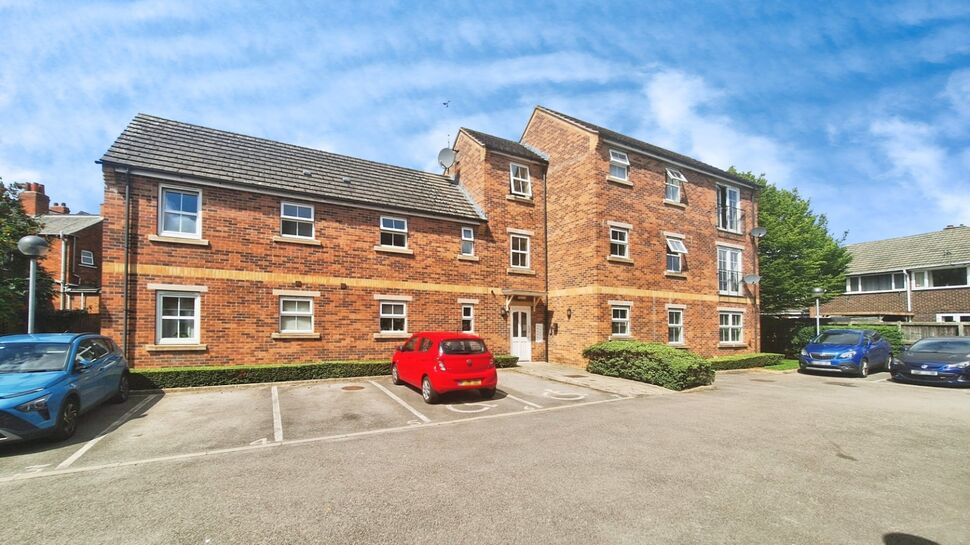 Main image of 2 bedroom Flat for sale, Meadow Croft, Wakefield, West Yorkshire, WF2