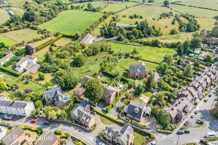 Runtlings Lane, 4 bedroom Detached House for sale, £695,000