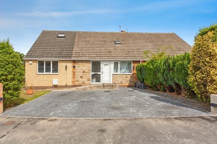Springhill Grove, 4 bedroom Detached Bungalow for sale, £400,000