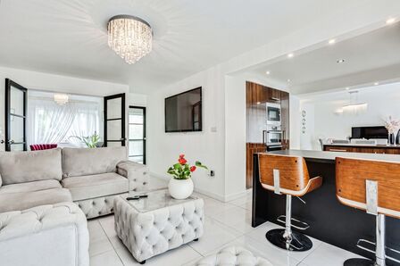 4 bedroom Detached Bungalow for sale