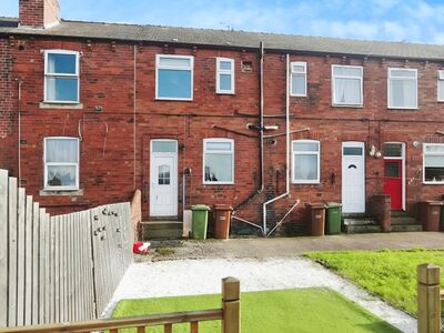 2 bedroom Mid Terrace House to rent