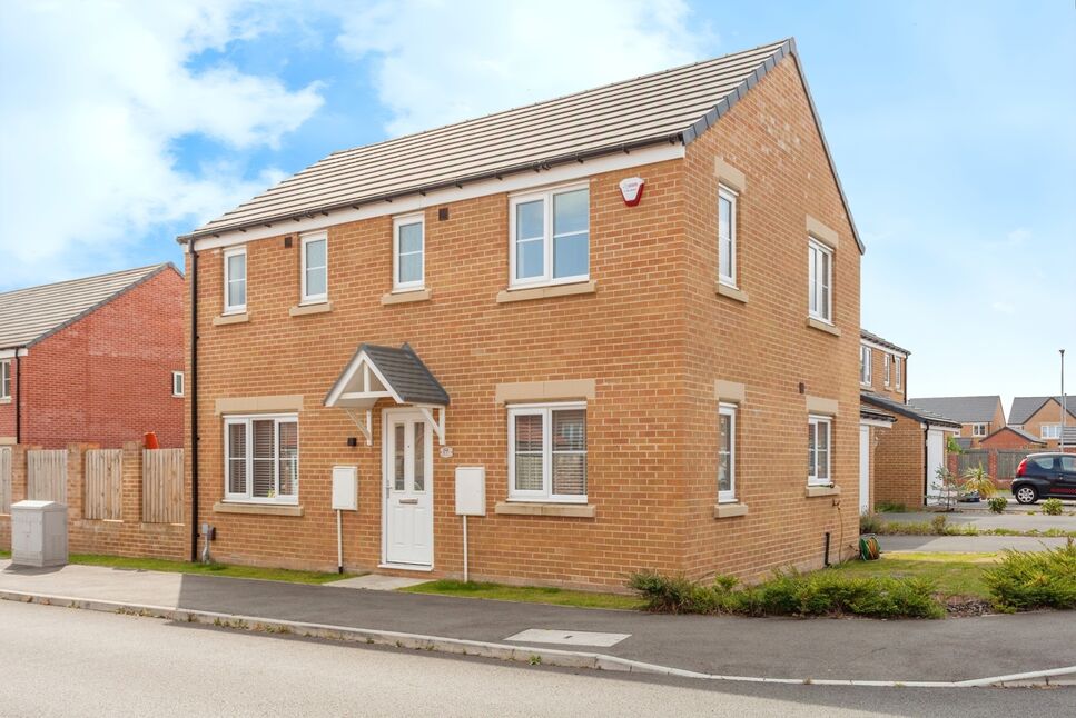 Main image of 3 bedroom Detached House for sale, Sintering Crescent, Wakefield, West Yorkshire, WF1