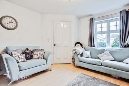 Mill Chase Road, 2 bedroom Mid Terrace House for sale, £170,000