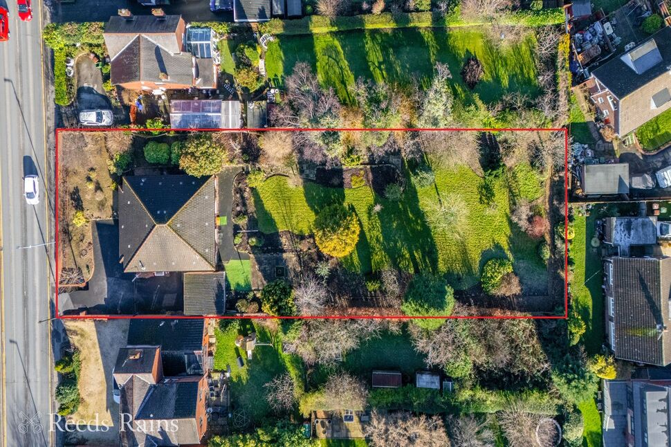 Main image of 2 bedroom Detached Bungalow for sale, Aberford Road, Wakefield, West Yorkshire, WF1