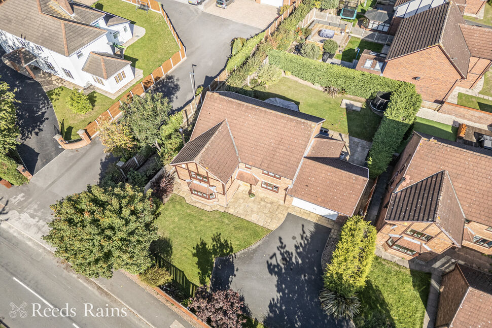 Main image of 5 bedroom Detached House for sale, Silcoates Avenue, Wrenthorpe, West Yorkshire, WF2