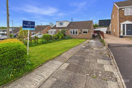 2 bedroom Semi Detached Bungalow for sale
