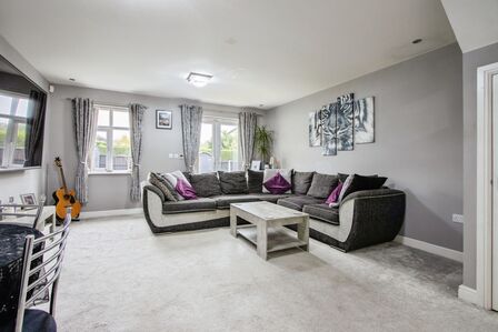 2 bedroom Detached House for sale