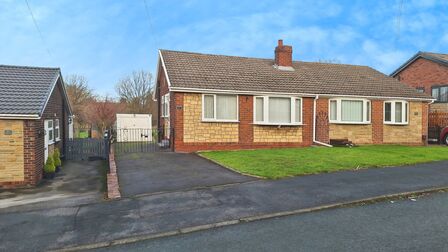 2 bedroom Semi Detached Bungalow for sale