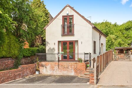 2 bedroom Detached House for sale