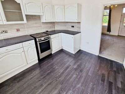 4 bedroom Mid Terrace House for sale