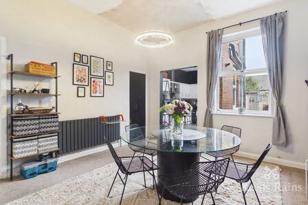 Cambridge Street, 4 bedroom End Terrace House for sale, &pound;250,000