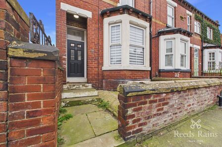 4 bedroom End Terrace House for sale
