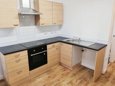 Balne Lane, 2 bedroom Flat to rent, &pound;750 pcm
