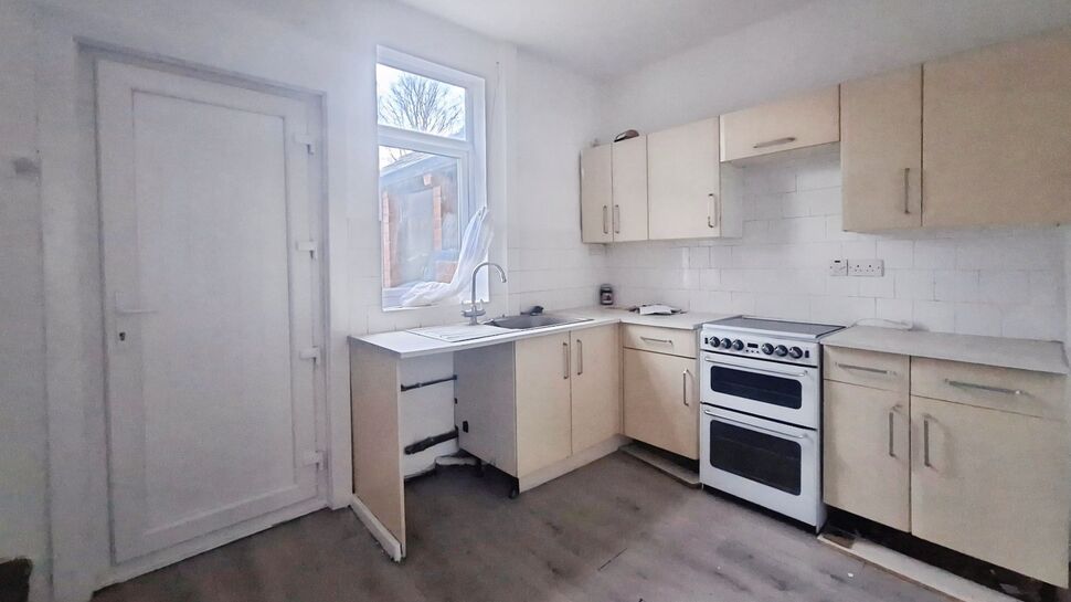 Main image of 3 bedroom Mid Terrace House to rent, Oxford Street, Normanton, West Yorkshire, WF6