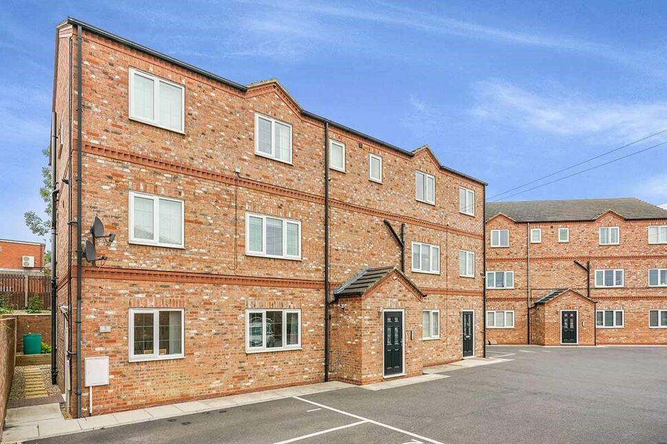 Main image of 2 bedroom  Flat to rent, Oak Tree Court, Wakefield, West Yorkshire, WF1