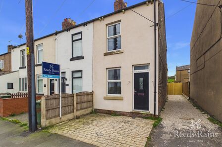 2 bedroom End Terrace House for sale