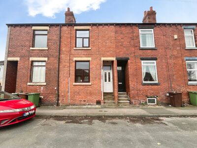 3 bedroom Mid Terrace House for sale