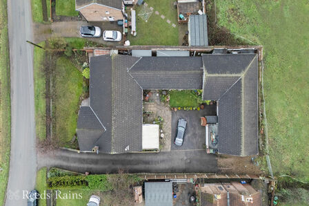 6 bedroom Detached Bungalow for sale