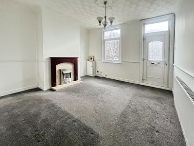 2 bedroom Mid Terrace House for sale