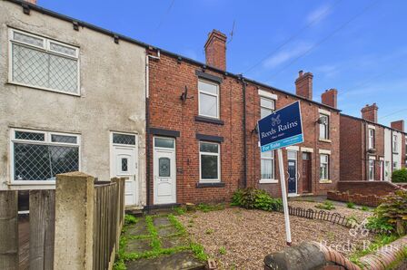 2 bedroom Mid Terrace House for sale