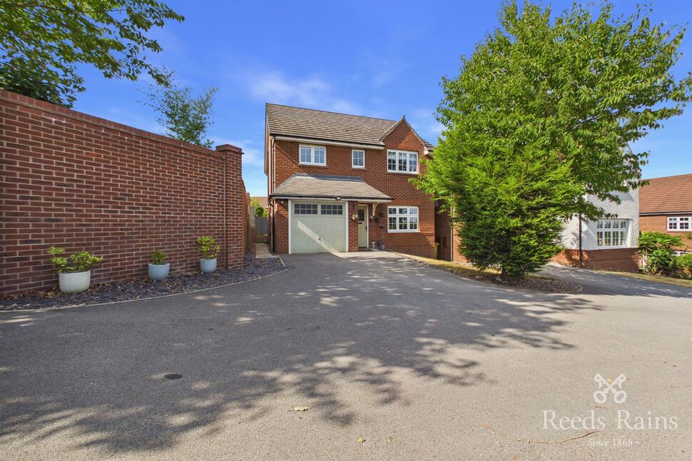 Main image of 4 bedroom Detached House for sale, Windmill Fold, Crofton, West Yorkshire, WF4