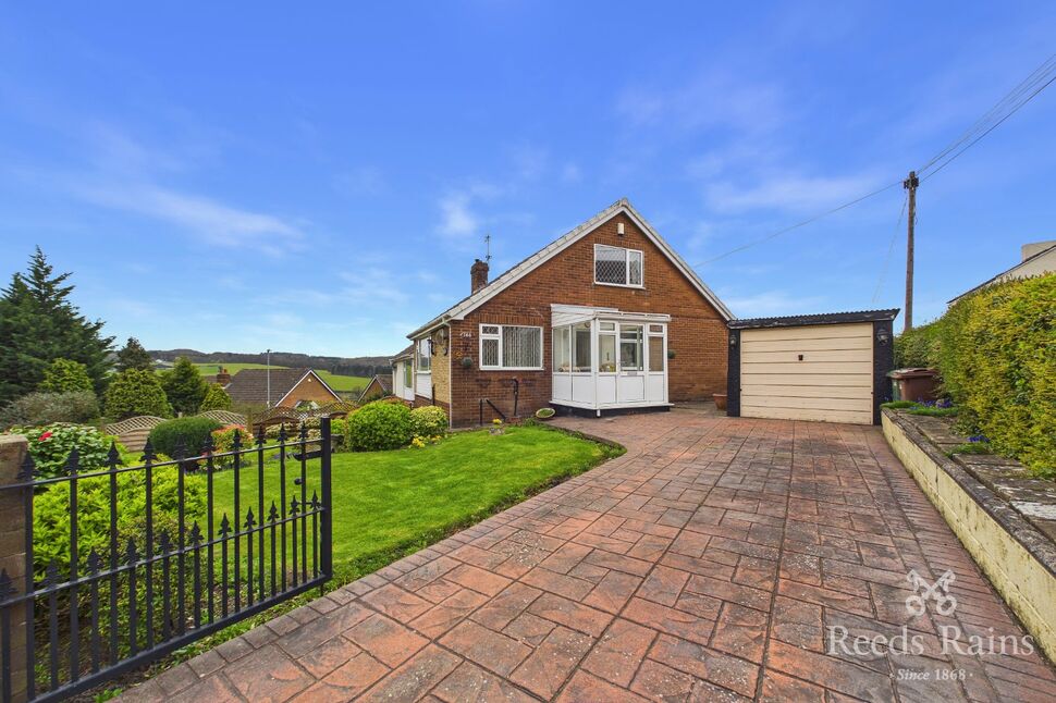 Main image of 2 bedroom Semi Detached Bungalow for sale, Cliff Road, Crigglestone, West Yorkshire, WF4