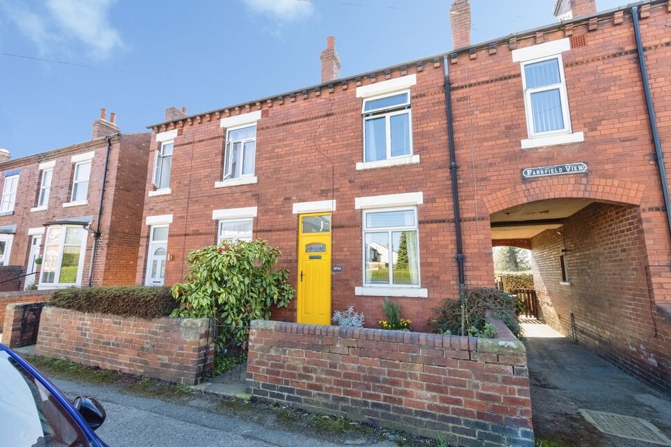 3 bedroom Mid Terrace House for sale