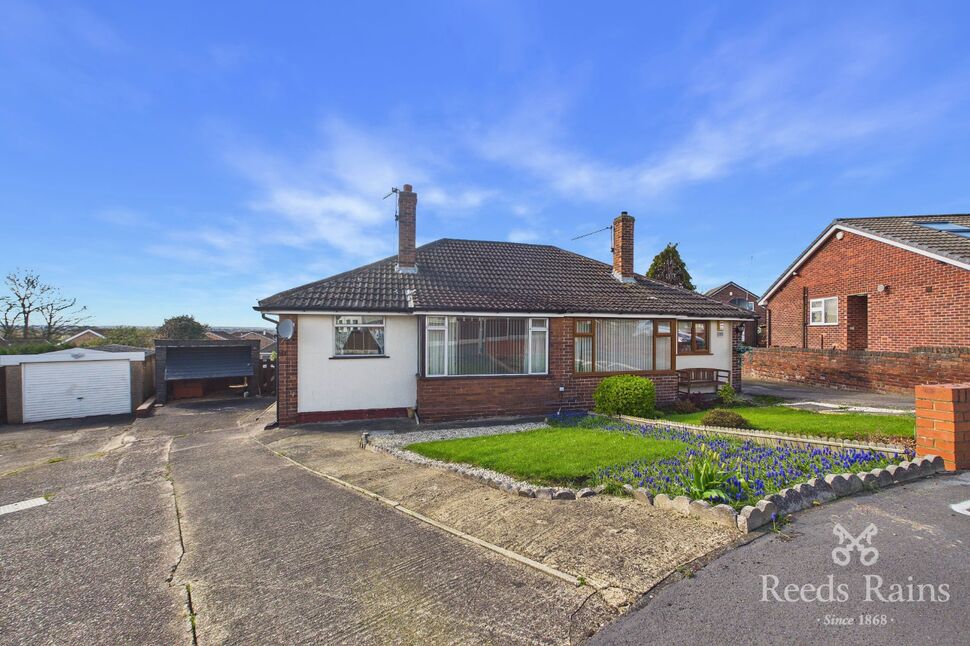 Main image of 2 bedroom Semi Detached Bungalow for sale, Hall Park Avenue, Crofton, West Yorkshire, WF4