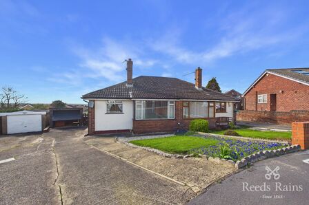 2 bedroom Semi Detached Bungalow for sale