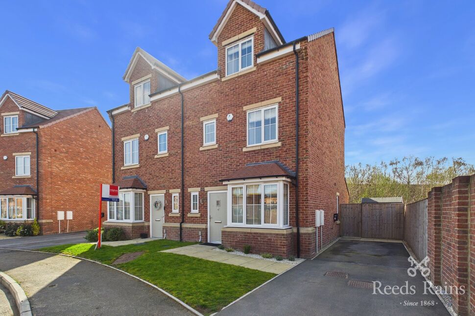 Main image of 4 bedroom Semi Detached House for sale, Park Hill Way, Wakefield, West Yorkshire, WF1