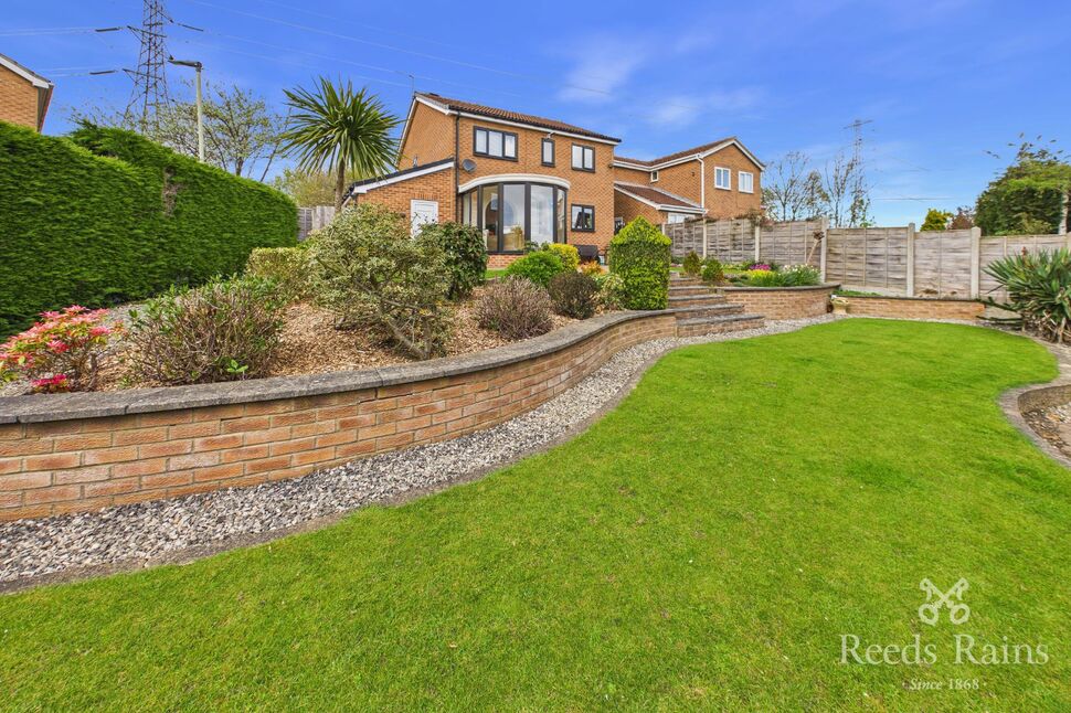 Main image of 4 bedroom Detached House for sale, Brackenwood Road, Outwood, West Yorkshire, WF1