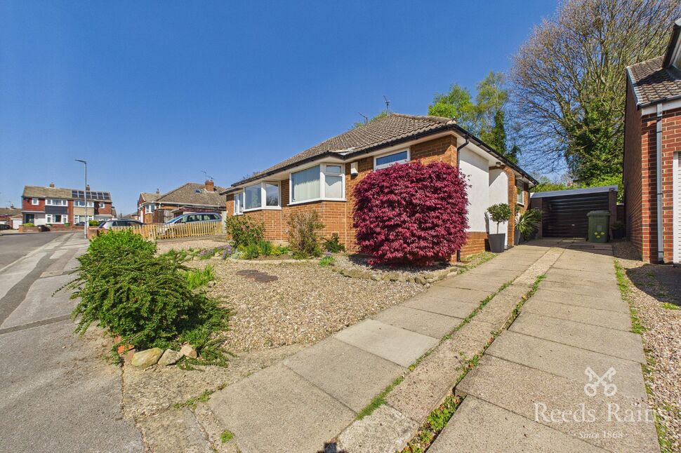 Main image of 2 bedroom Semi Detached Bungalow for sale, Woolgreaves Croft, Wakefield, West Yorkshire, WF2